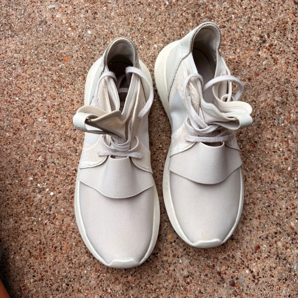 Adidas Women's Tubular Defiant white size 7.5 lightweight flexible sneakers